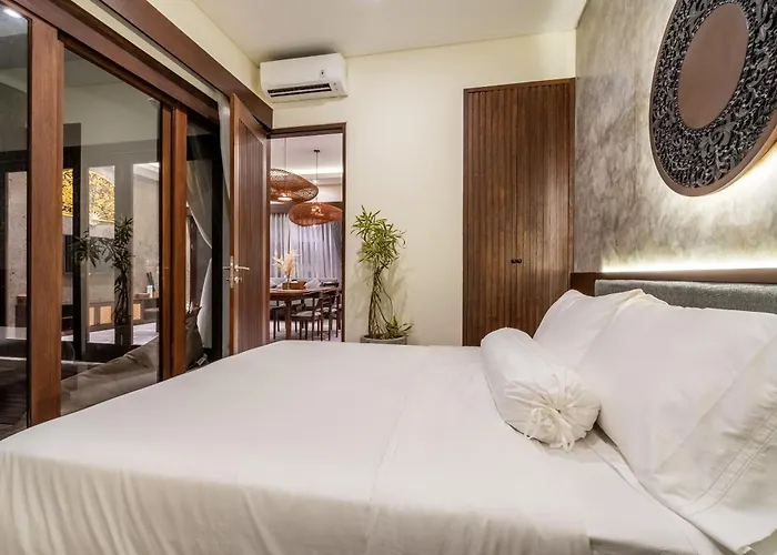 Taman Dharmawangsa - 3br Luxury Private Pool In فيلة *
