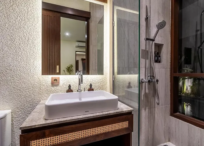 Taman Dharmawangsa - 3br Luxury Private Pool In فيلة *