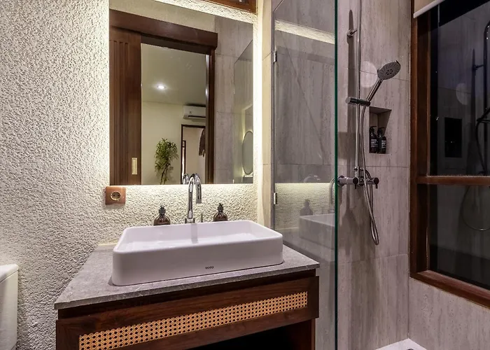 Taman Dharmawangsa - 3br Luxury Private Pool In فيلة *