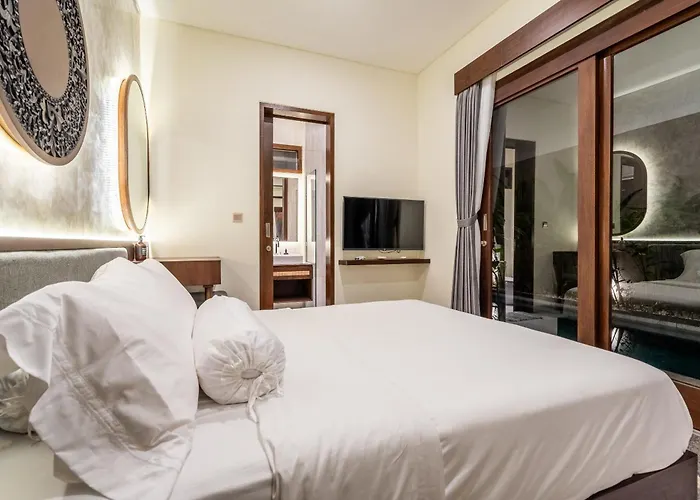 Taman Dharmawangsa - 3br Luxury Private Pool In فيلة *